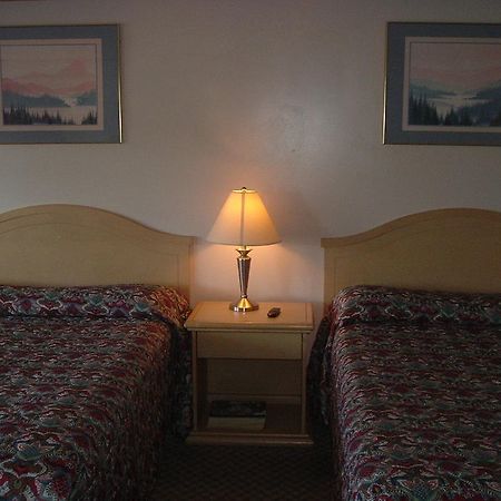 Fels Three Crown Motel Clarence Экстерьер фото
